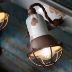 diseño de la aplicación y tres focos de cerámica y metal Lacey viadurini