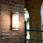 Muro Hanny Aldo Bernardi latón y metacrilato blanco viadurini