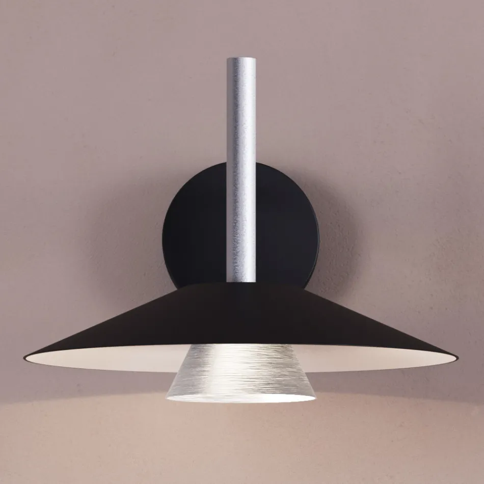 Apliques de pared de metal en varios acabados fabricados en Italia - Mira viadurini