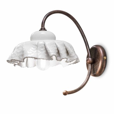 Lámpara de pared hecha a mano de metal y cerámica con efecto tela - Modena viadurini