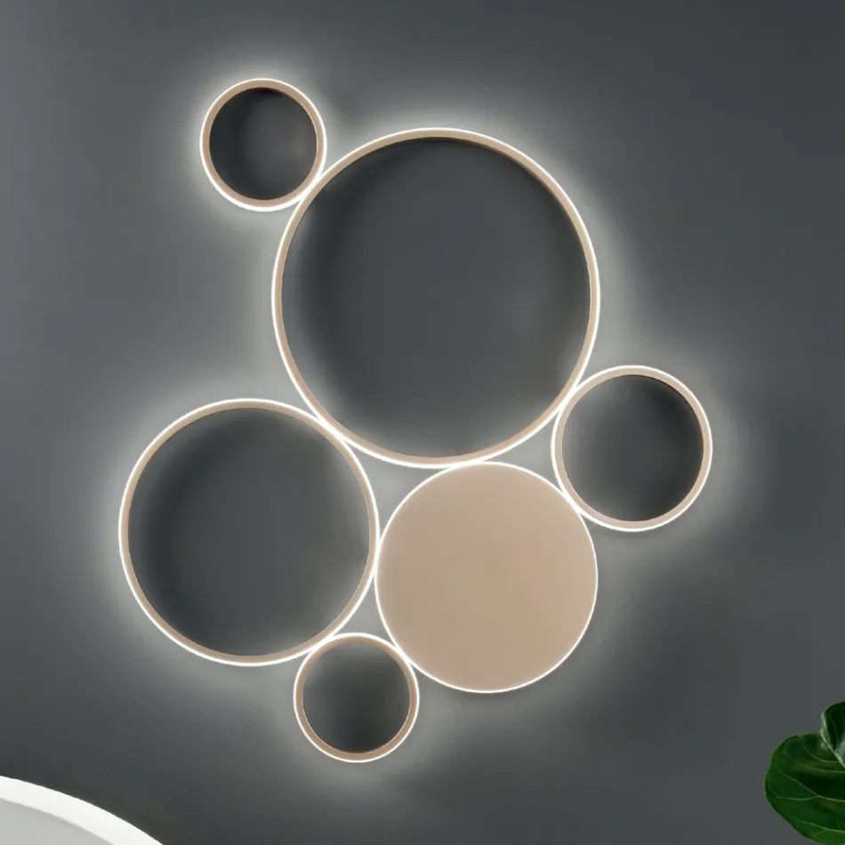 Lámpara de pared LED moderna en metal pintado con acabado dorado o plateado - Punto viadurini