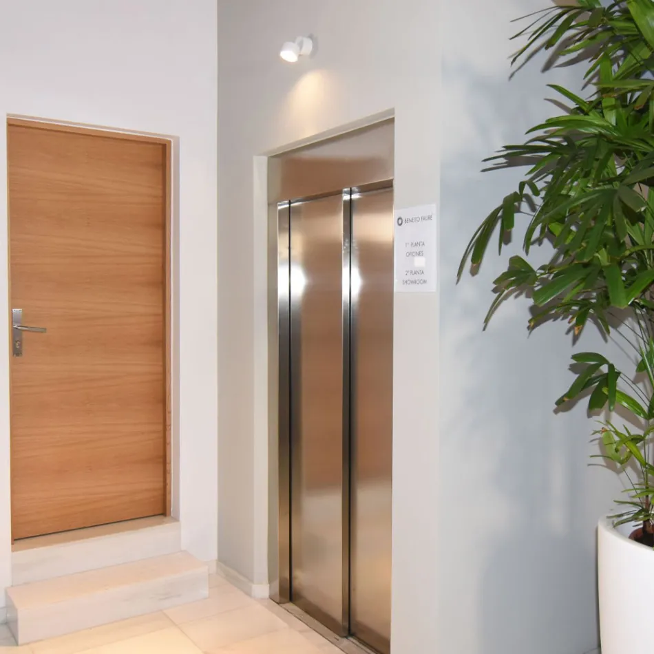 Lámpara de Pared Decorativa Redonda Led 7W en Aluminio Blanco o Negro - China viadurini