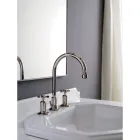 Mezclador de lavabo de 3 orificios con caño alto en acabado níquel Made in Italy - Rojo viadurini