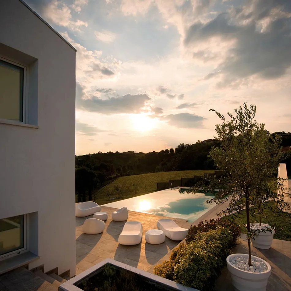 Chaise Longue de exterior de diseño en polietileno blanco Made in Italy - Ervin viadurini