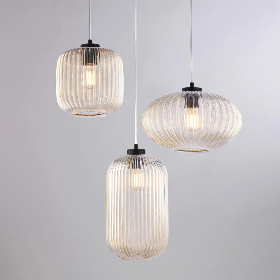 Un accesorio de diseño brillante en vidrio y metal, fabricado en Italia, con un aspecto elegante - Tucana viadurini