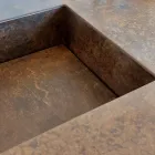 Composición de baño con 2 cajones y 2 compartimentos abiertos, espejo y lavabo - Magnolia viadurini