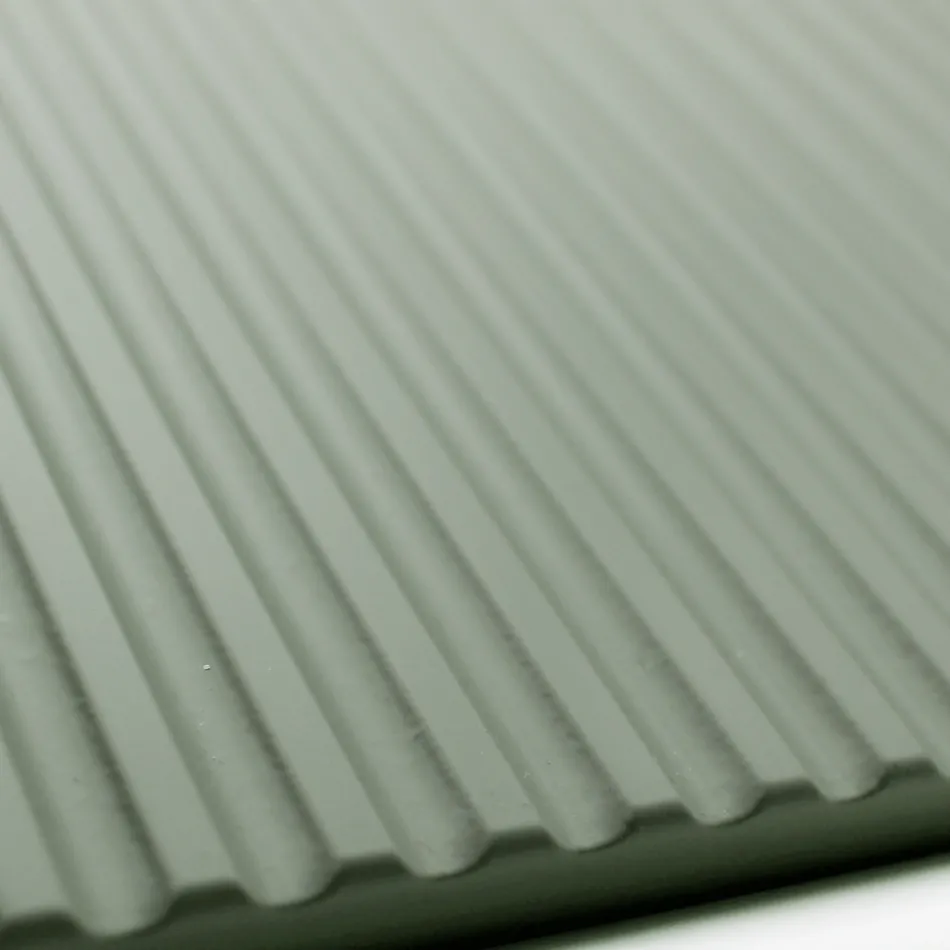 Composición de Baño con Espejo y Muebles Altos de Metal Made in Italy - Efesto viadurini