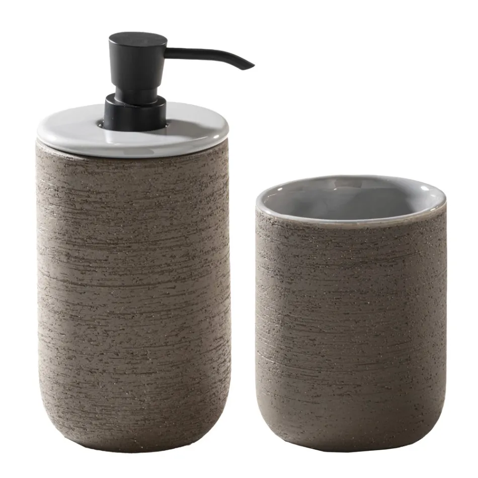 Composición de baño de diseño gris completa con accesorios esmaltados - Georges viadurini