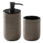 Composición de baño negra con mueble de teca y accesorios de calidad - Sylviane viadurini