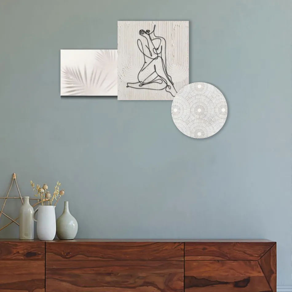 Composición de 3 Paneles con la Estilización de una Mujer Made in Italy - Kaori viadurini