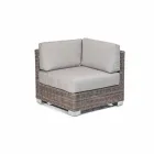 Composición de estar al aire libre con estructura tejida a mano Rita viadurini