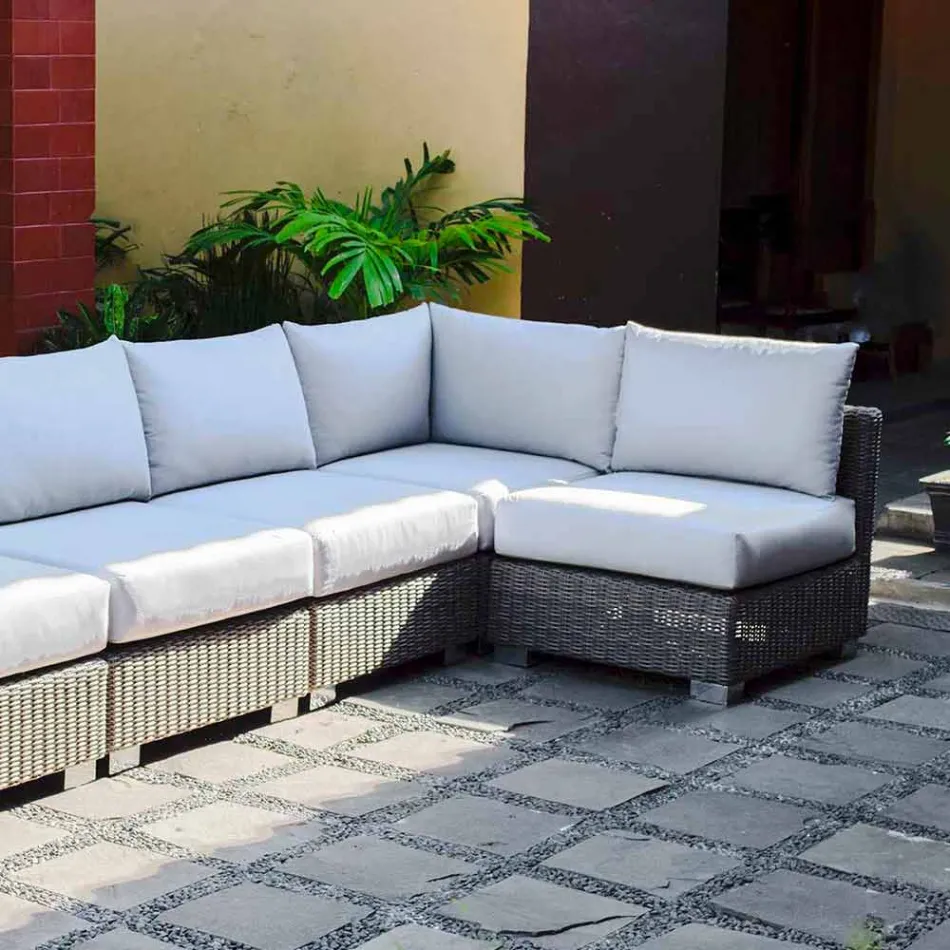 Composición de estar al aire libre con estructura tejida a mano Rita viadurini