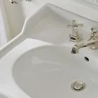 Consola de baño de cerámica de 65 cm con pies de metal Made in Italy Nausica viadurini