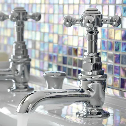 Par de grifos para lavabo de latón de diseño vintage Made in Italy - Elisea viadurini