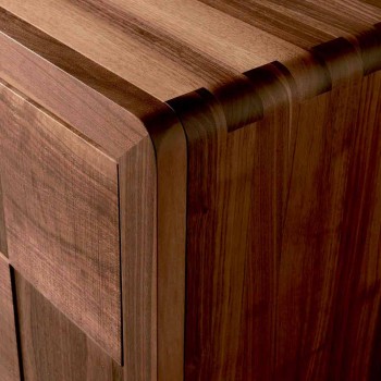 Aparador Nensi con 3 puertas en madera maciza de nogal de diseño moderno