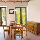 Aparador de diseño clásico en acabado rústico de madera maciza de acacia - Malaya viadurini