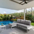 Sofá de 3 plazas con puf de jardín de aluminio y cojines grises - Avoir viadurini