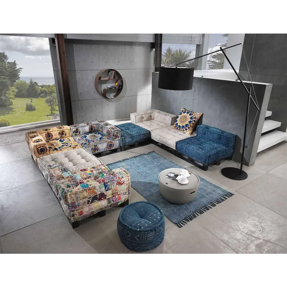 Sofá étnico acolchado de dos plazas en tela patchwork y madera - Fibra viadurini