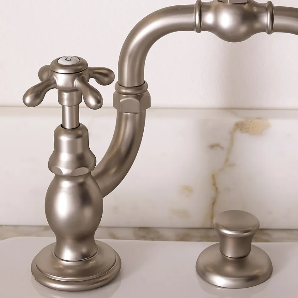 Grupo mezclador vintage para lavabo puente en latón Made in Italy - Klarisa viadurini