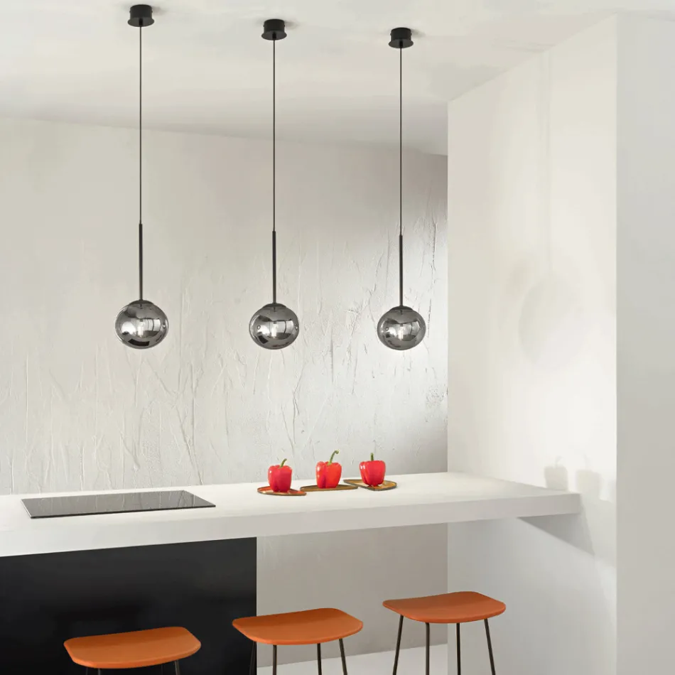 Lámpara de Suspensión en Metal Pintado y Vidrio Soplado - Ailanto viadurini