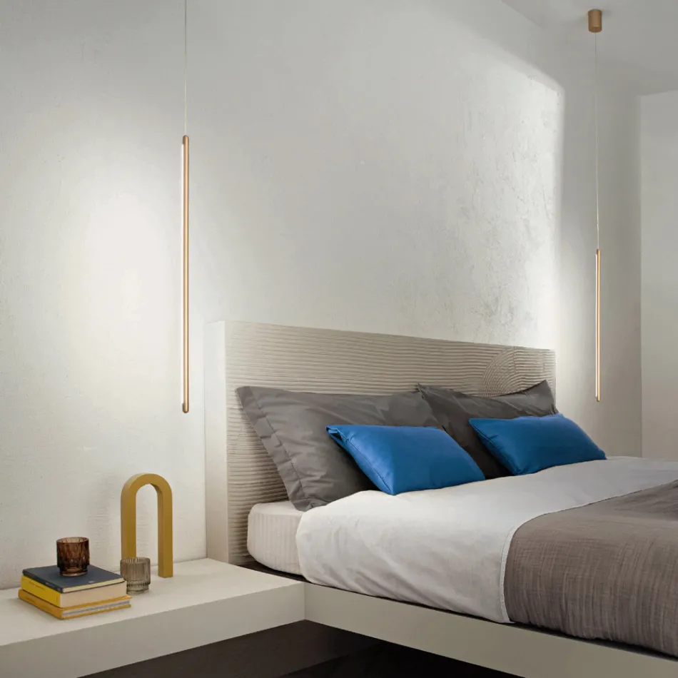 Lámpara de Suspensión en Metal Pintado Dorado con Cables Regulables - Naranja viadurini