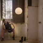 Lámpara de suspensión en vidrio blanco satinado en 2 tamaños de diseño - Morse viadurini