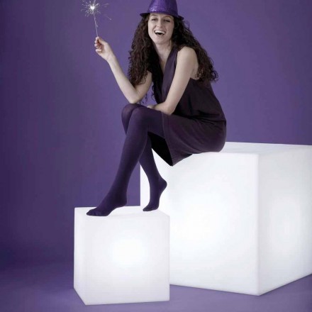 Lámpara de exterior Bright Slide Cube diseñada en Italia. viadurini