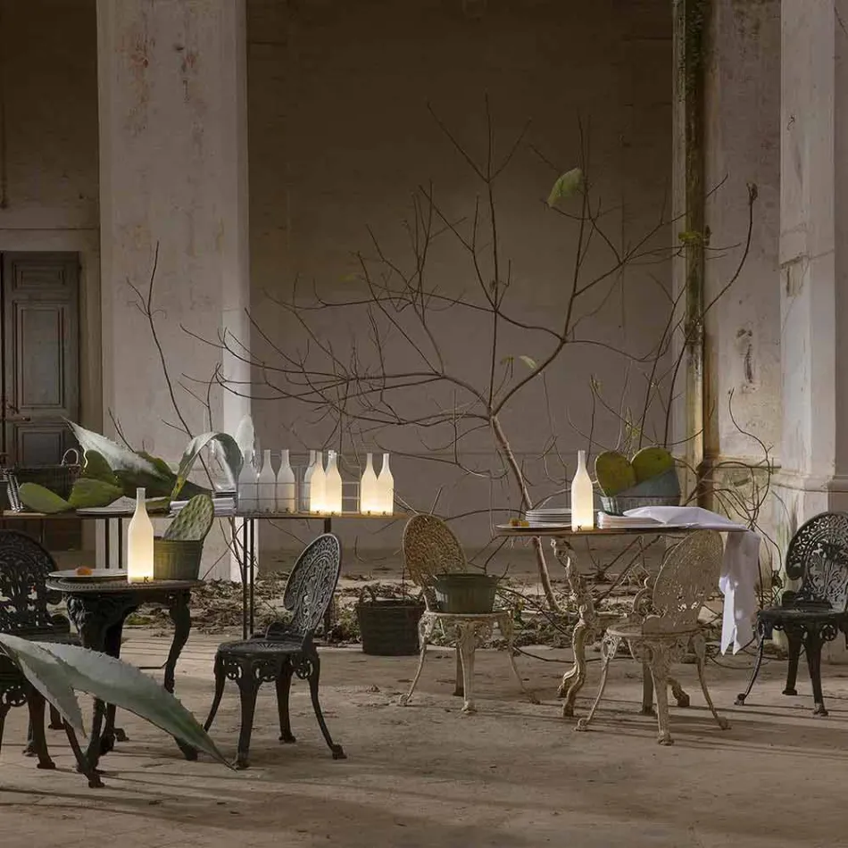 Lámpara de mesa LED en vidrio esmerilado blanco de diseño moderno - Botella viadurini