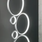 Lámpara de pie LED moderna en metal pintado dorado o plateado - Punto viadurini