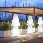 Lámpara de pie de exterior Alvarez con luz LED en polietileno, fabricada en Italia. viadurini