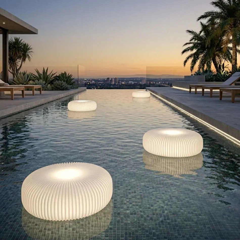 Lámpara de pie de exterior Disco en polietileno blanco, fabricada en Italia. viadurini