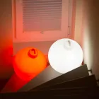 Lámpara de decoración para interiores o exteriores Bola de Navidad roja, blanca - Pallastar viadurini