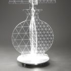 Lámpara de pie moderna de plexiglás marcado con láser 3 tamaños - Raissa viadurini