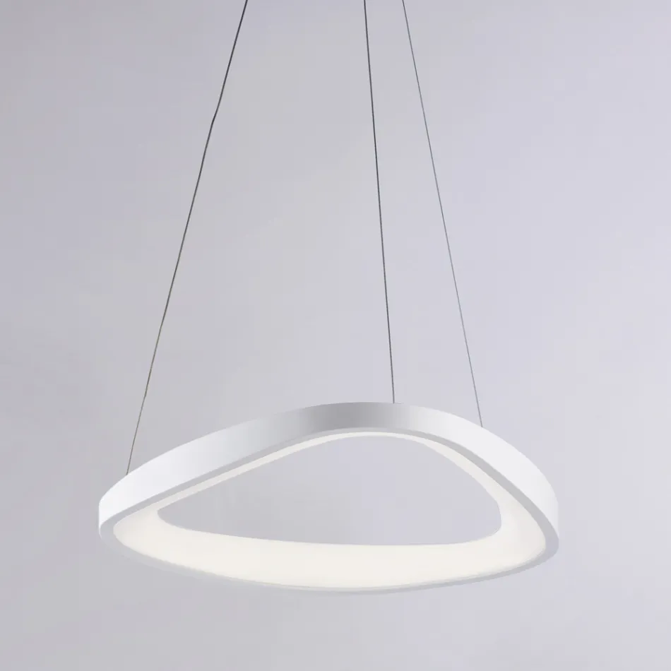 Lámpara de araña de cristal blanco y metal para iluminar interiores elegantes – Voyager viadurini