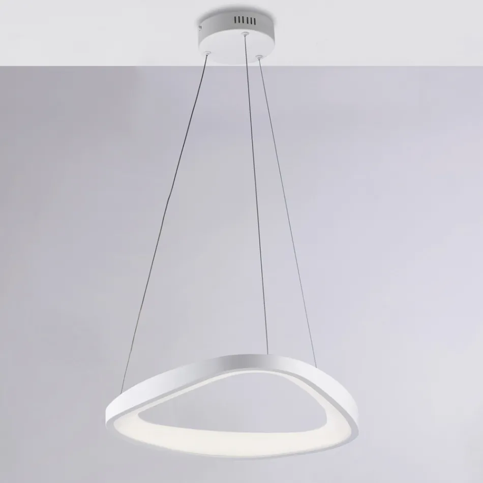 Lámpara de araña de cristal blanco y metal para iluminar interiores elegantes – Voyager viadurini