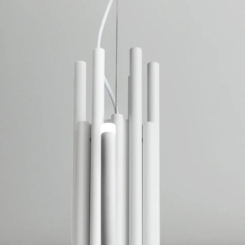 Araña LED de 13 luces en metal pintado blanco, negro o dorado - Escorpio viadurini