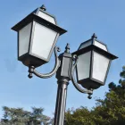 Farola de jardín de 238 cm de altura en Aluminio Antracita y Cristal Arenado - Elric viadurini