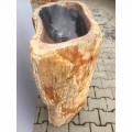 Lavabo de pedestal de diseño en madera petrificada de Ley, hecho a mano