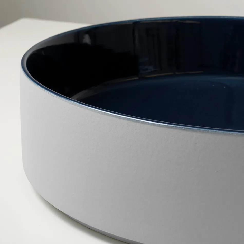 Lavabo de encimera de gres porcelánico torneado a mano Halo, fabricado en Italia viadurini