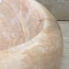 Lavabo sobre encimera simple hecho a mano en Arlie ónix viadurini