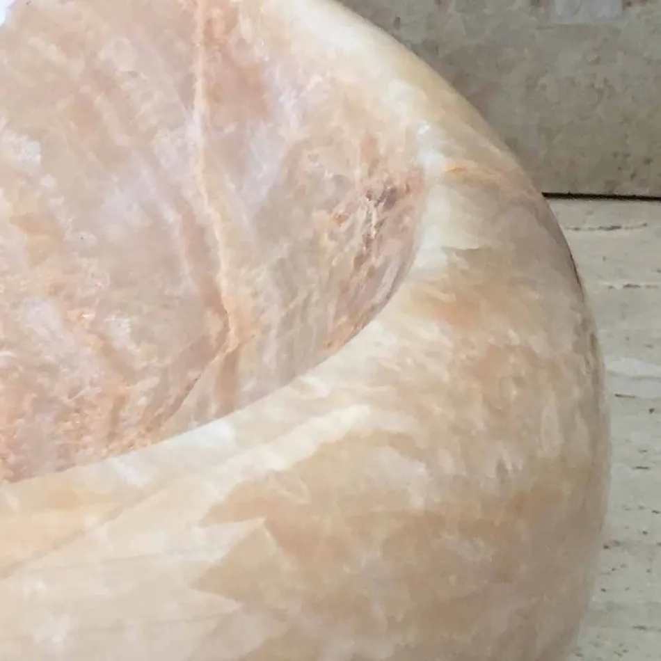 Lavabo sobre encimera simple hecho a mano en Arlie ónix viadurini