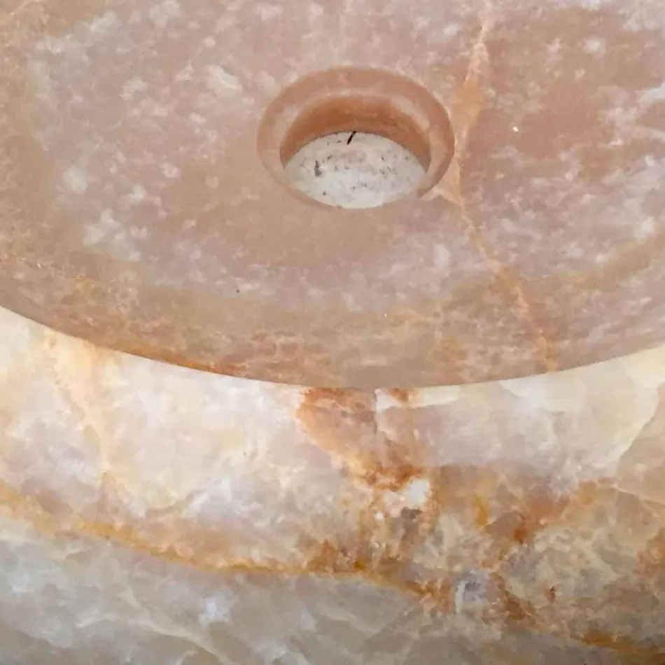 Lavabo sobre encimera simple hecho a mano en Arlie ónix viadurini