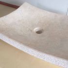 Lavabo en piedra natural del diseño Love white, pieza única viadurini