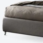 Cama de matrimonio 160x190 con botones decorativos en los cojines - Rays viadurini