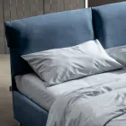 Cama de matrimonio 160x190 con cojines que envuelven todo el cabecero - Charme viadurini