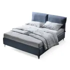 Cama de matrimonio 160x190 con cojines que envuelven todo el cabecero - Charme viadurini