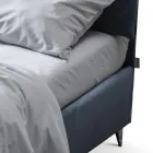 Cama de matrimonio 160x190 con cojines que envuelven todo el cabecero - Charme viadurini
