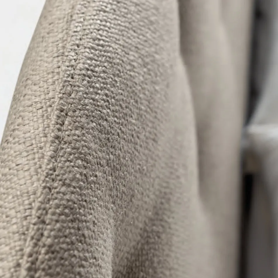 Cama de matrimonio 160x190 con líneas curvas y botones Made in Italy - Oriente viadurini