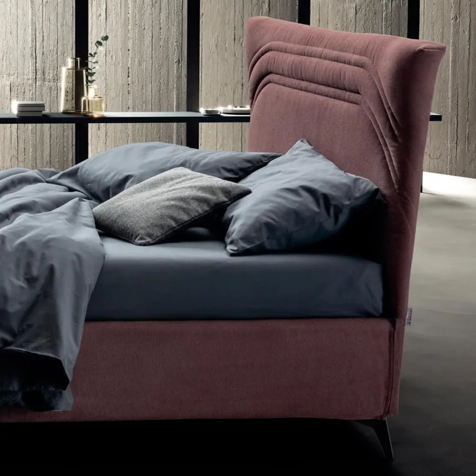 Cama de matrimonio 160x190 con líneas curvas y doble banda acolchada - Gioie viadurini