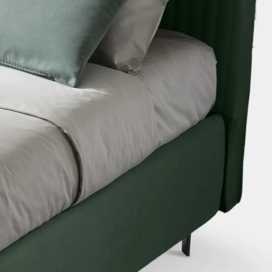 Cama doble de 160 x 190 con acolchado de banda estrecha de rayas múltiples - Meduse viadurini